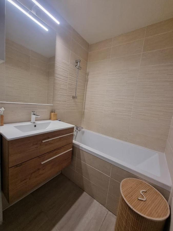 Charmant Studio Lumineux Avec Piscine Fréjus Zewnętrze zdjęcie