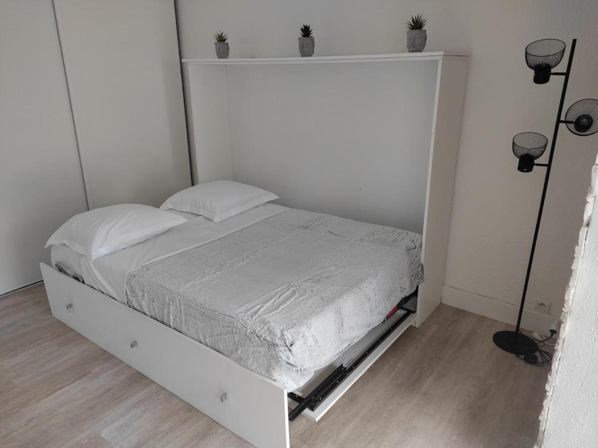 Charmant Studio Lumineux Avec Piscine Fréjus Zewnętrze zdjęcie
