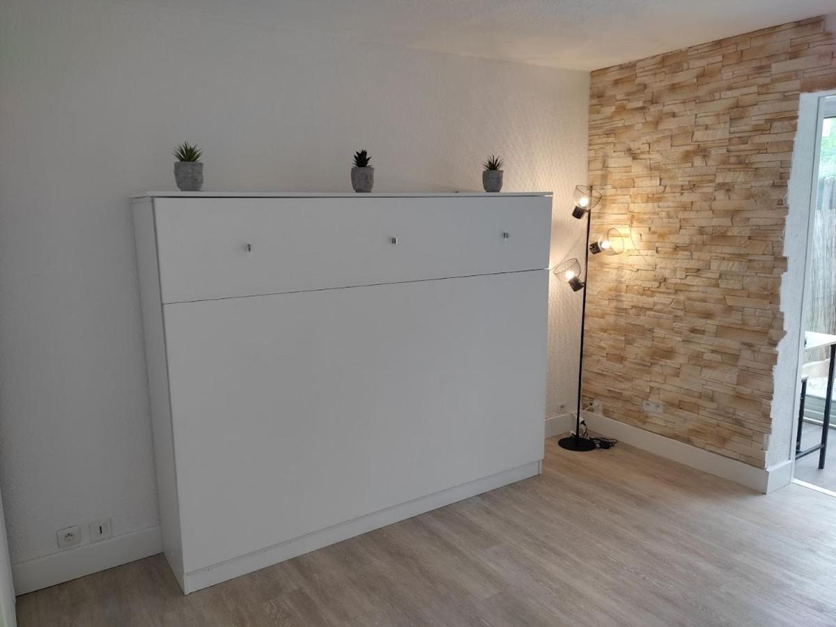 Charmant Studio Lumineux Avec Piscine Fréjus Zewnętrze zdjęcie